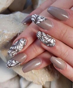 Nail Art nagel bruin witte bladeren